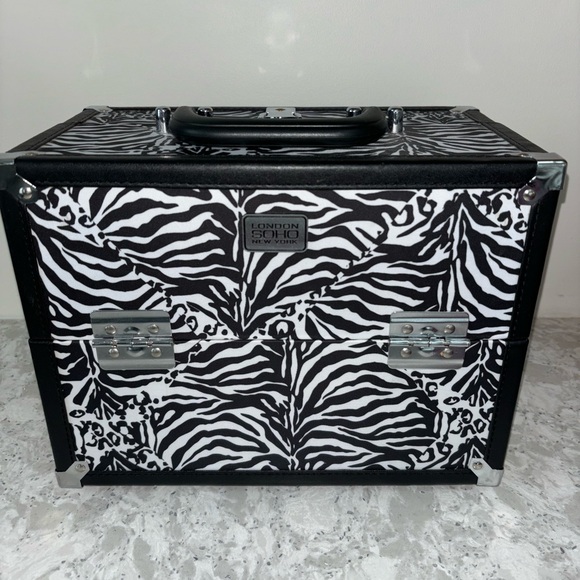 Soho Black and White Makeup Organizer - Picture 1 of 3